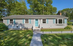 42 Edgewater Drive W, East Falmouth, MA 02536