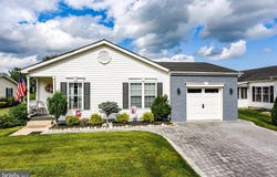 6 HILLSDALE COURT, MANAHAWKIN, NJ 08050