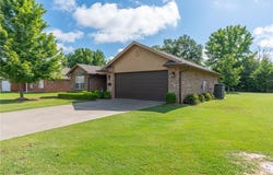 1724 Riley CIR, Alma, AR 72921