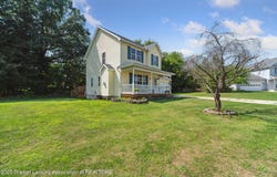 204 S Emerald Way, Morrice, MI 48857