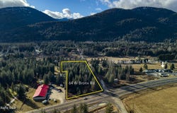 64 W Bronx Rd, Sandpoint, ID 83864