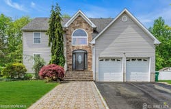 11 Patio Court, Monroe, NJ 08831