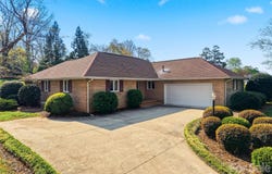 5523 Pine Lake Court, Hickory, NC 28601
