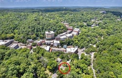 4 Douglas  ST, Eureka Springs, AR 72632