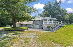 13050 Blooming Grove Road, Palmyra, IL 62674