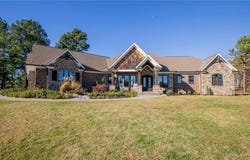 196 Fox Run Drive, Huntsville, AR 72740
