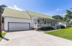 321 NE 60th Street, Oak Island, NC 28465