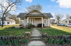 406 N Parkinson Avenue, Wagoner, OK 74467