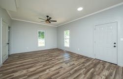 611 W 2nd Street S, Newton, IA 50208