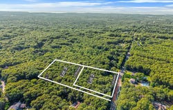 200 Wading River Road, Manorville, NY 11949