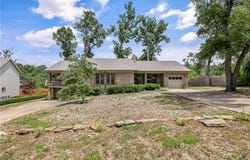 2208 & 2210 Oakwood  AVE, Bentonville, AR 72712