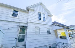 209 5th Ave, Hinton, WV 25951