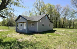 4460 Hardmoney Rd, Paducah, KY 42003