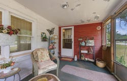 137 N Davidson Ave, Bentley, KS 67016
