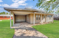 209 E 3rd Street, Erick, OK 73645