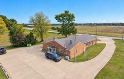 812 E Quincy, Griggsville, IL 62340