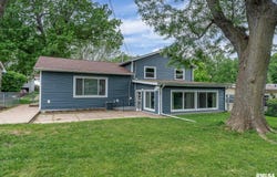 2845 WASHINGTON Lane, Davenport, IA 52804