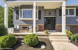 24 Eliot Road, Manalapan, NJ 07726