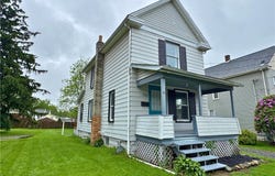 704 S Center Street, Grove City Boro, PA 16127