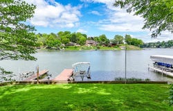 466 W Mohawk Drive, Malvern, OH 44644