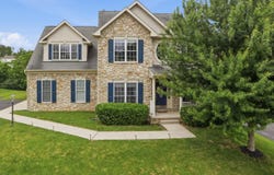 1042 SILVER MAPLE Circle, SEVEN VALLEYS, PA 17360
