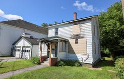 35 Roxbury Road, Mexico, ME 04257