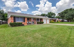 813 Irwin Drive, Hurst, TX 76053