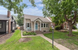 2917 FARNAM Street, Davenport, IA 52803