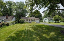 29 Country Lane, Penfield, NY 14526