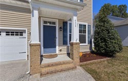 424 Rose Garden Ln, Chesapeake, VA 23320