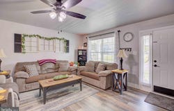 839 JEFFERSON AVENUE, CHARLES TOWN, WV 25414