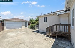 850 Harmony Dr, Ashland, CA 94541