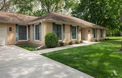 2 DOGWOOD Road, Rolling Meadows, IL 60008