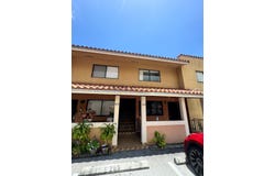 2710 W 60th Place, Hialeah, FL 33016
