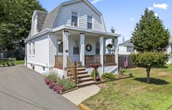 337 Oak Avenue, Woodbridge, NJ 07095