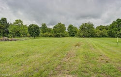 River Road, Elizabethton, TN 37643