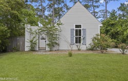 790 Peach Street, Ocean Springs, MS 39564