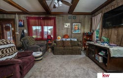 1021 Thayer Avenue, Chester, NE 68327