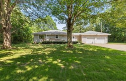 57954 Pear Road, South Bend, IN 46619