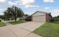 521 Ryan Street, Saginaw, TX 76179