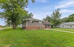 727 Oak Street, Livingston, IL 62058