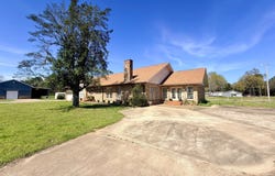 1249 9th St, ASHDOWN, AR 71822