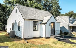 431 E PARK AVENUE, MAPLE SHADE, NJ 08052