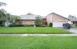 7870 NW 54th St, Lauderhill, FL 33351