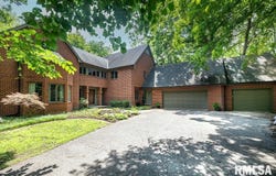 408 W RAVINWOODS Road, Peoria, IL 61615