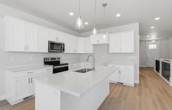 677 E 800 S St, Springville, UT 84663
