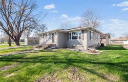 116 S California Avenue, Morris, MN 56267