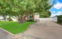 43 Manhattan Avenue, West Babylon, NY 11704