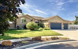 5119 PINE LAUREL Ln W, West Jordan, UT 84081