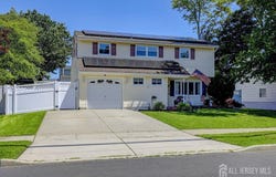 166 Cindy Str, Old Bridge, NJ 08857
